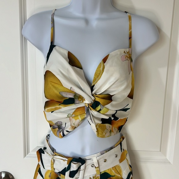 NWOT, Small Women's 2 Piece Outfit, crop top and shorts - Picture 2 of 10